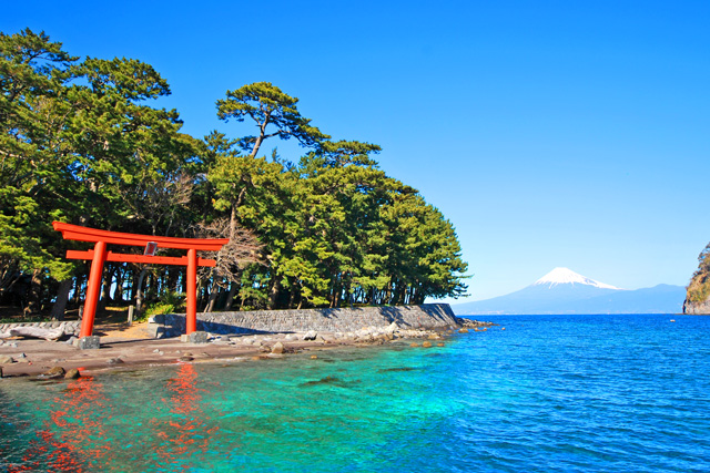 戸田御浜岬の鳥居